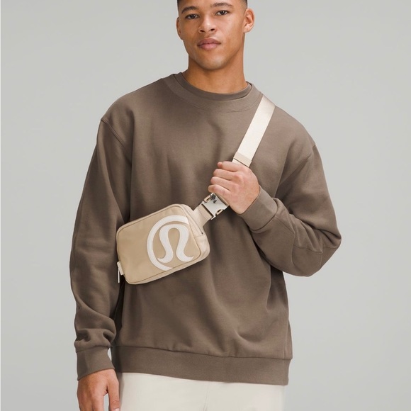 NWT Lululemon everywhere belt bag. - Picture 6 of 9